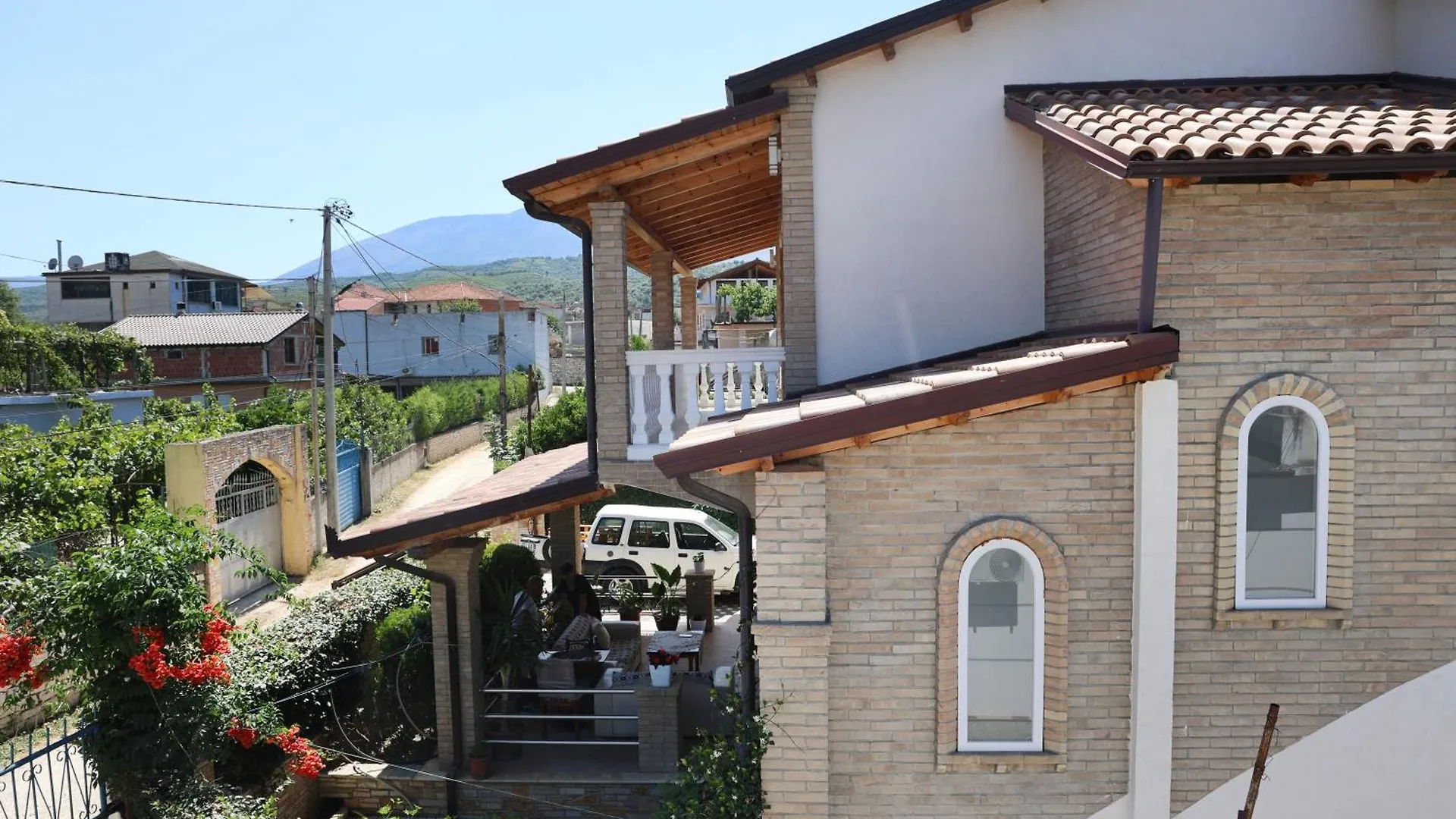 Villa Lejzo - Swimming Pool Berat Albania