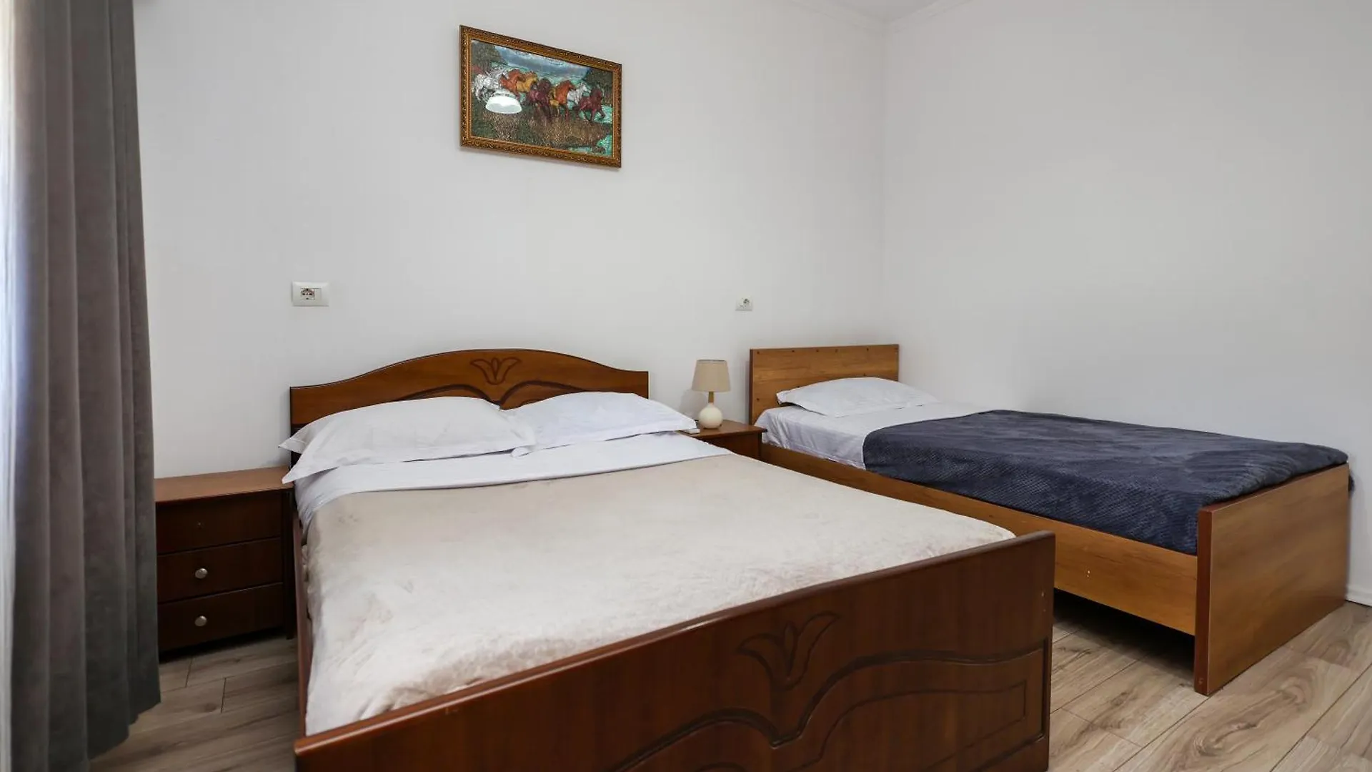 Villa Lejzo - Swimming Pool Berat Apartment