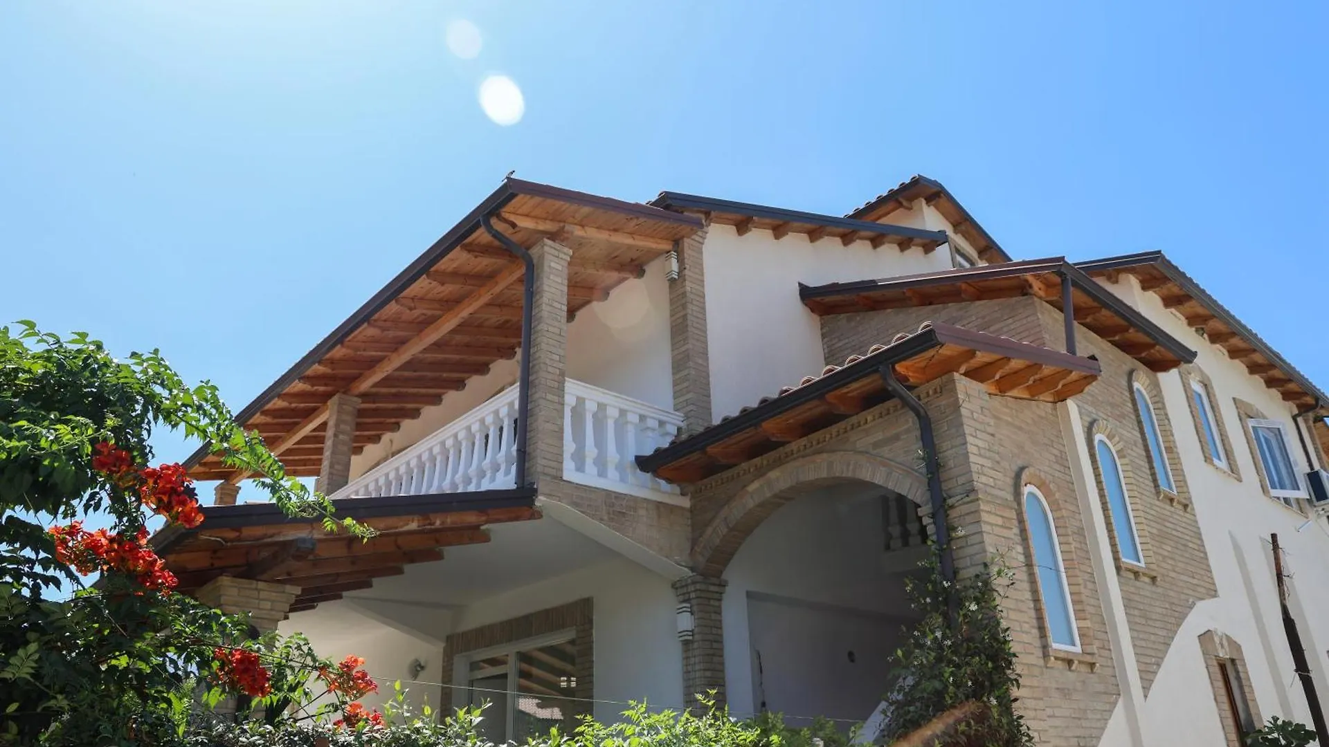 Villa Lejzo - Swimming Pool Berat Apartment